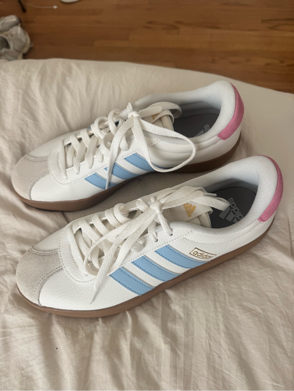 adidas Women's White Sneakers with Light Blue Stripes and Pink Heel Tab